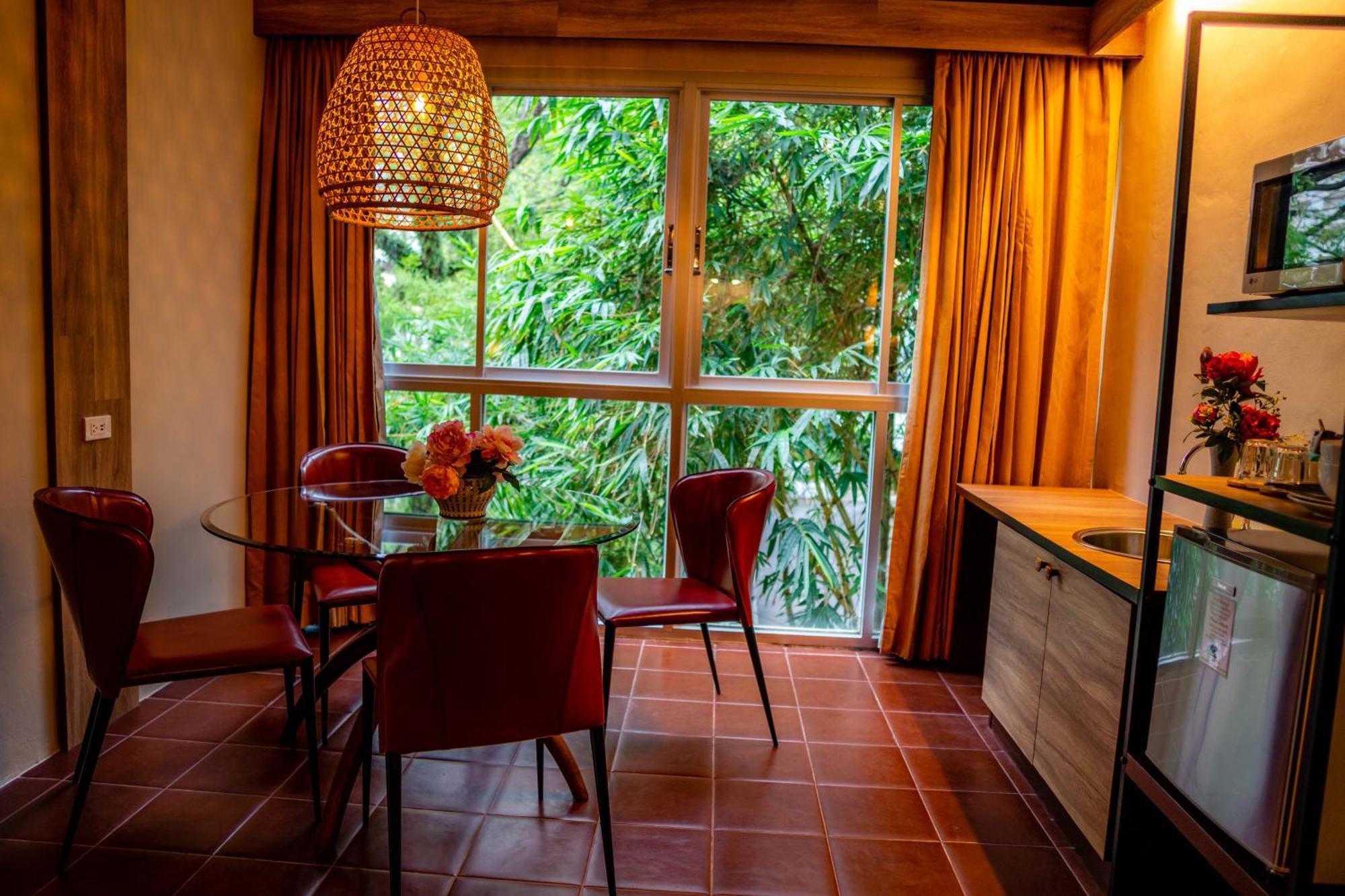 โรงแรม โรงแรมชิโนเฮ้าส์ Phuket
